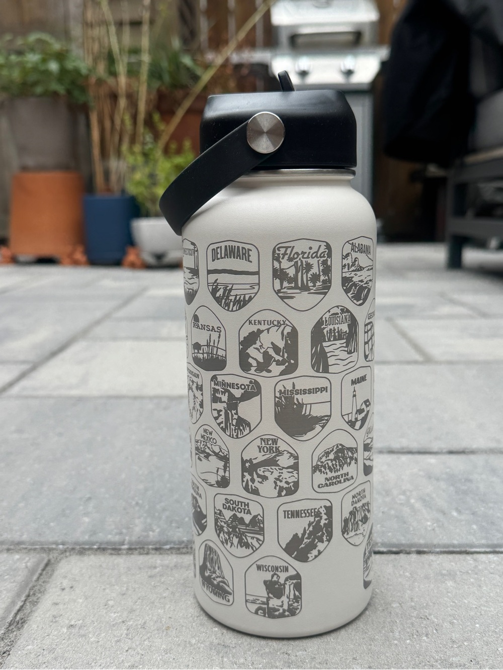 Wondery Outdoors Fifty States Bucket List BottleTM | Cream